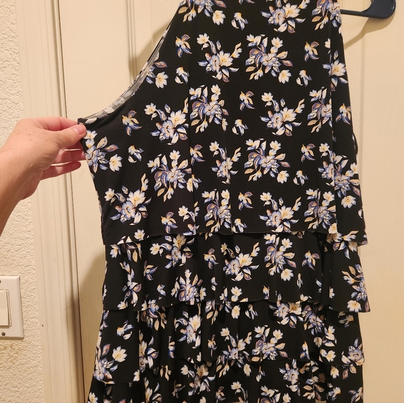 Floral Ruffle Blouse - Picture 6 of 6